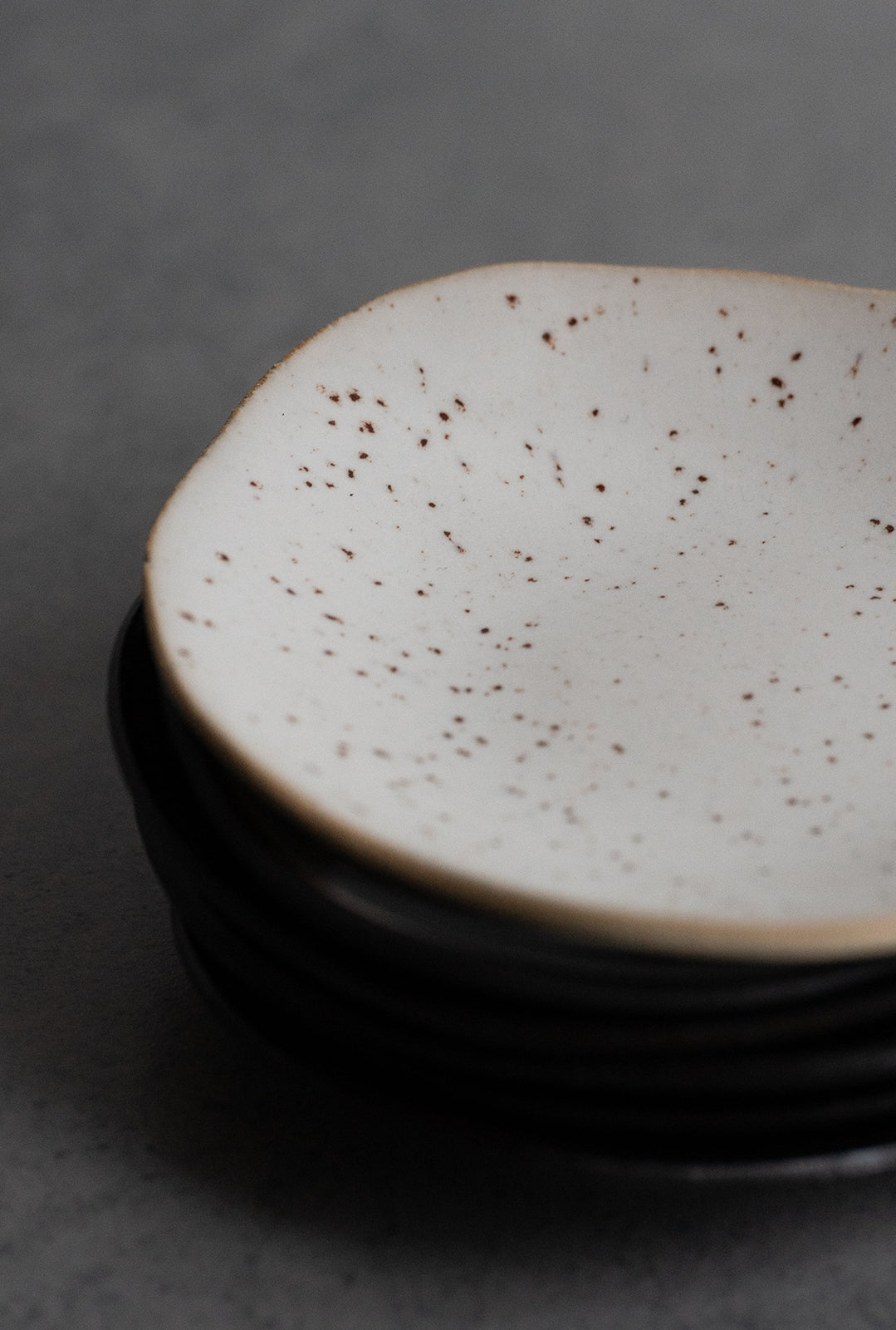 Side plate 13 cm Speckled